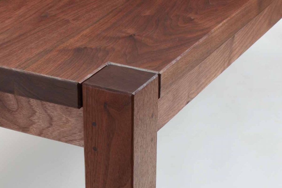 Steele table corner detail