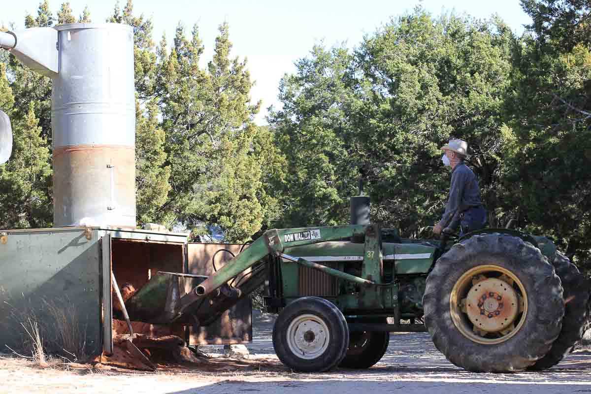 unloading the dust holding bin